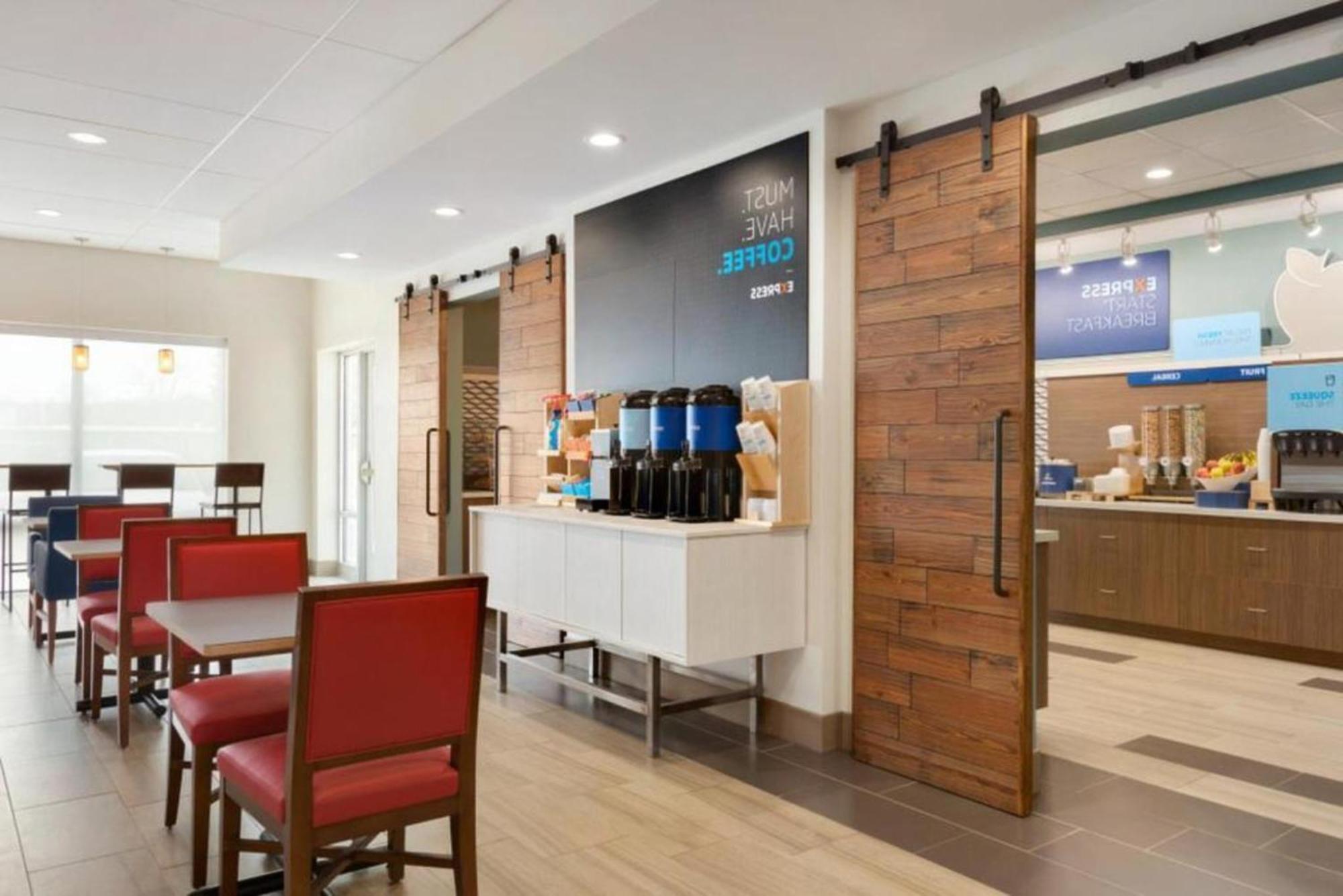 Holiday Inn Express & Suites - Cincinnati Ne - Red Bank Road By Ihg Esterno foto